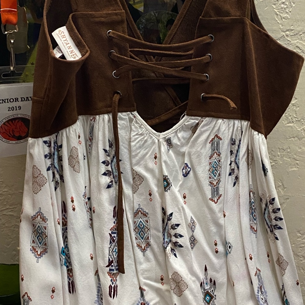 Western style Shyanne dress, size small